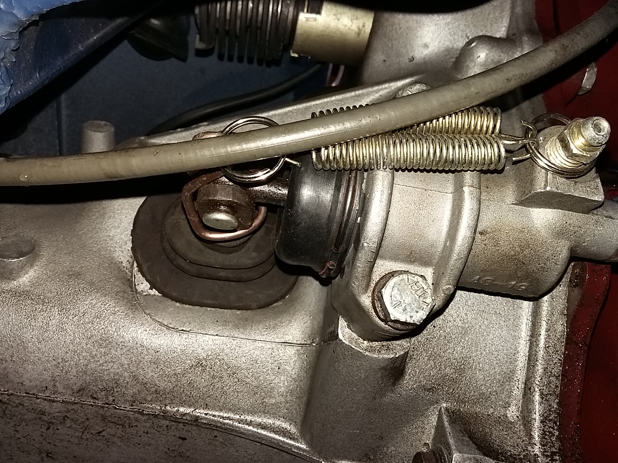 Wire spring retainer fixed to Clutch Release arm and springs - Photo upside down
